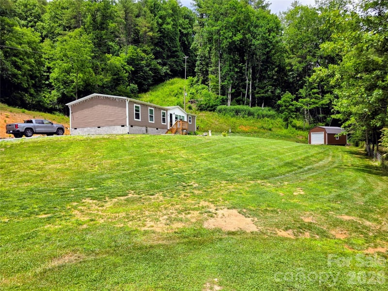 30 Evergreen Rd, Burnsville, NC 28714