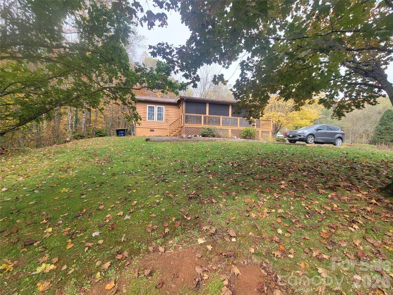 131 Dahlia Ln, Waynesville, NC 28785