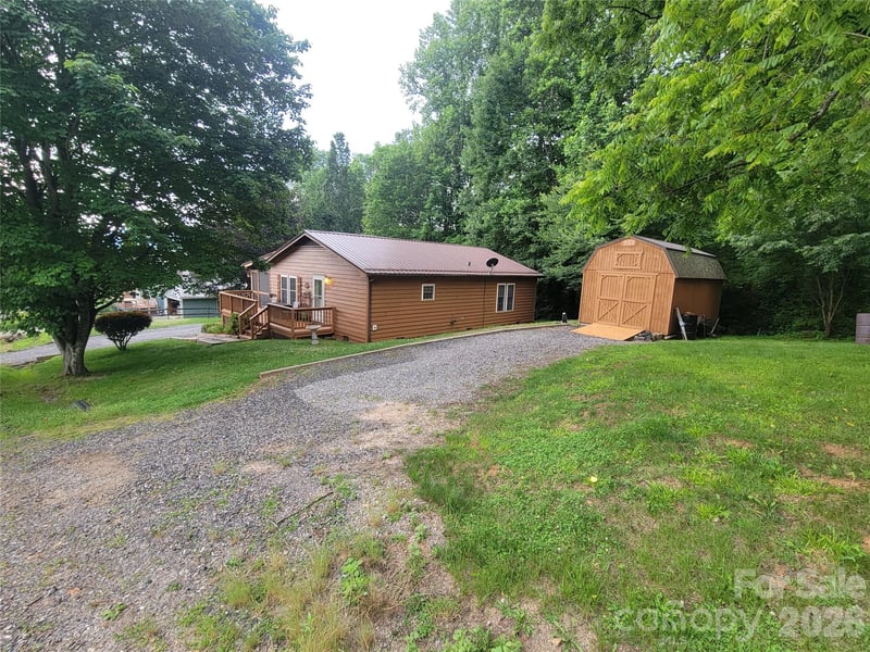 131 Dahlia Ln, Waynesville, NC 28785