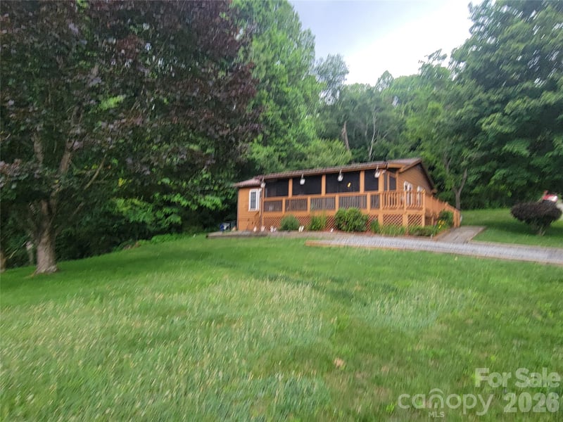 131 Dahlia Ln, Waynesville, NC 28785