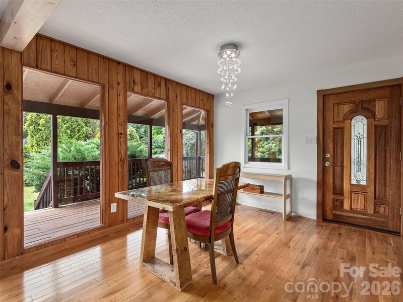 7 Hope Ln, Weaverville, NC 28787