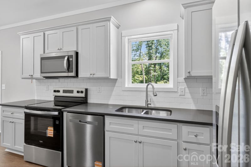 159 Evenfall Ln, Columbus, NC 28722