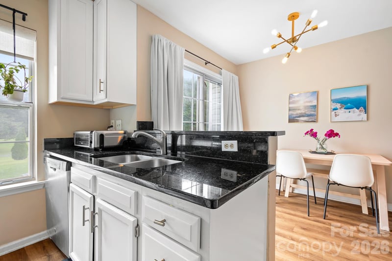8159 Circle Tree Ln, Charlotte, NC 28277