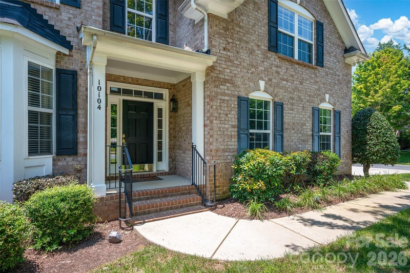 10104 Treetop Ln, Cornelius, NC 28031
