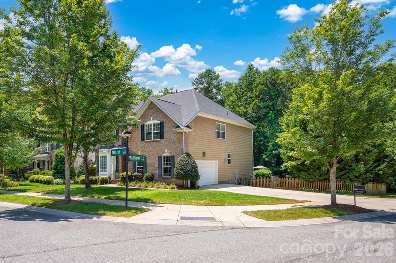 10104 Treetop Ln, Cornelius, NC 28031