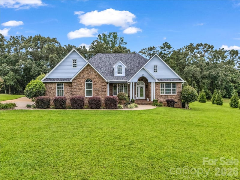 167 Green Meadows Dr, Forest City, NC 28043