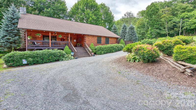 41 Nanny Patch Cv, Maggie Valley, NC 28751