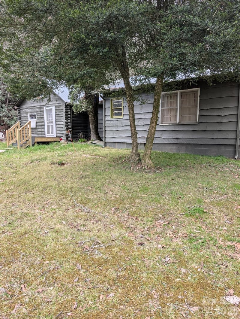 6712 Globe Rd, Lenoir, NC 28645