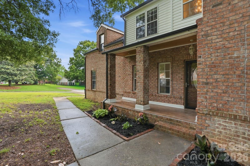 5846 Hanna Ct, Charlotte, NC 28212