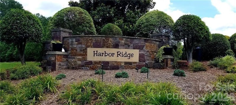 210 Harbor Ridge Dr, Connelly Springs, NC 28612
