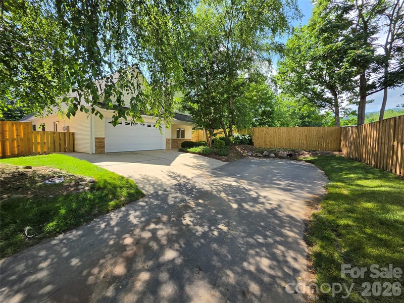 45 Beekeeper Trl, Swannanoa, NC 28778