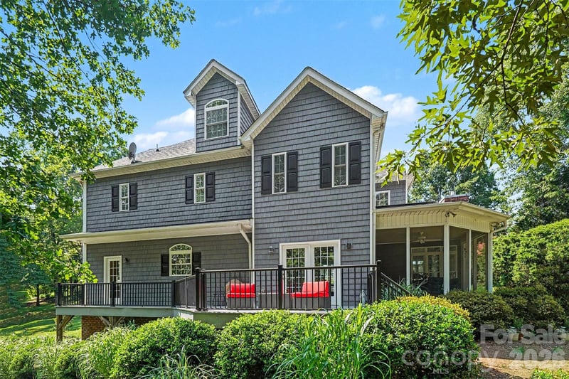 162 Twin Lakes Dr, Statesville, NC 28625