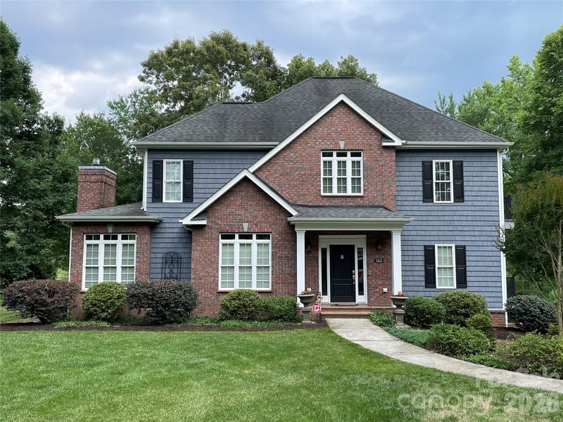162 Twin Lakes Dr, Statesville, NC 28625