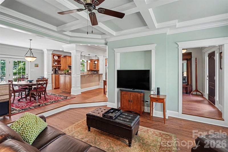 162 Twin Lakes Dr, Statesville, NC 28625