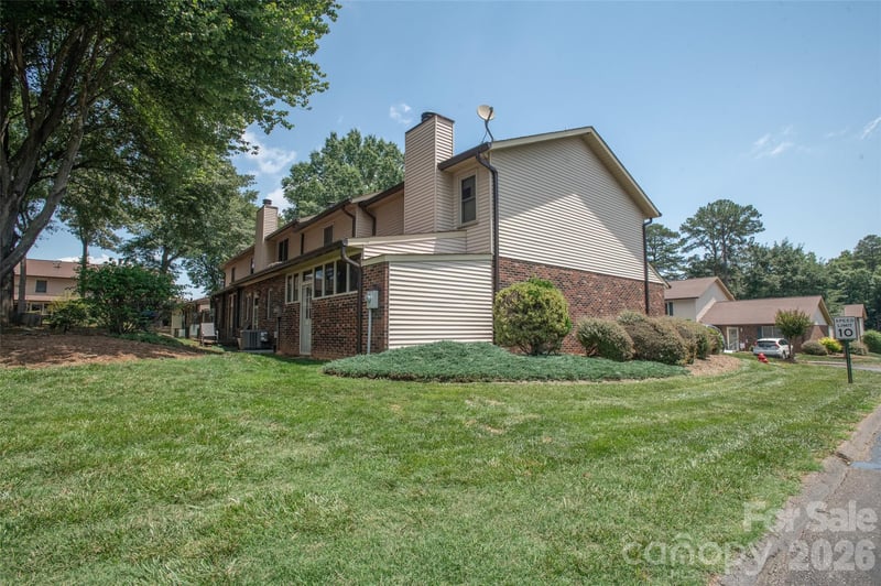1330 5th St #131, Hickory, NC 28601
