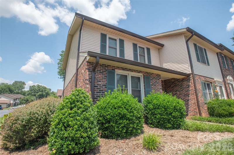 1330 5th St #131, Hickory, NC 28601