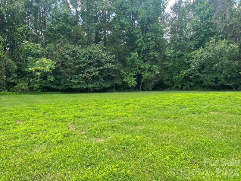 8806 Crestwood Dr, Mount Pleasant, NC 28124