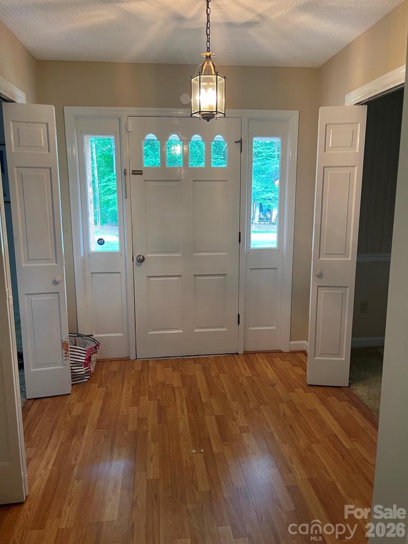 8806 Crestwood Dr, Mount Pleasant, NC 28124