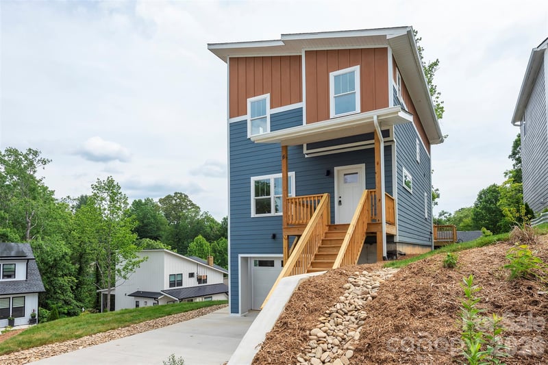 6 Berry Crest Ln, Arden, NC 28704