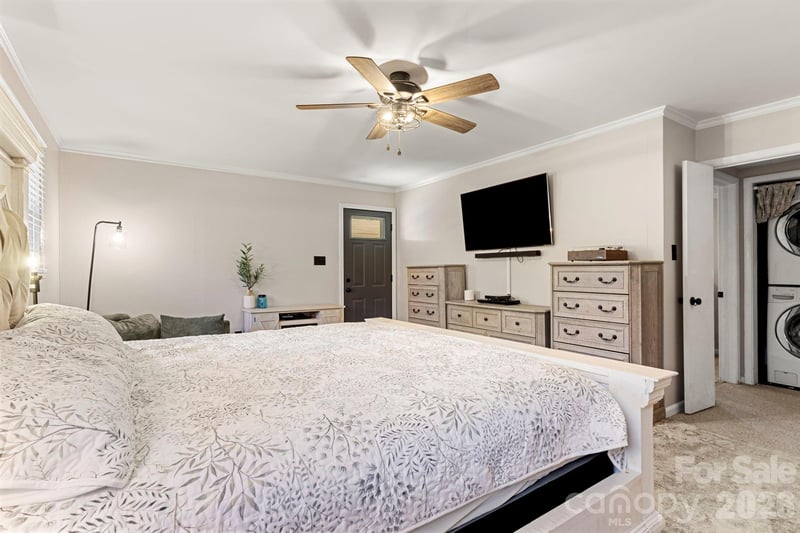 912 Parkwood Rd, Shelby, NC 28150