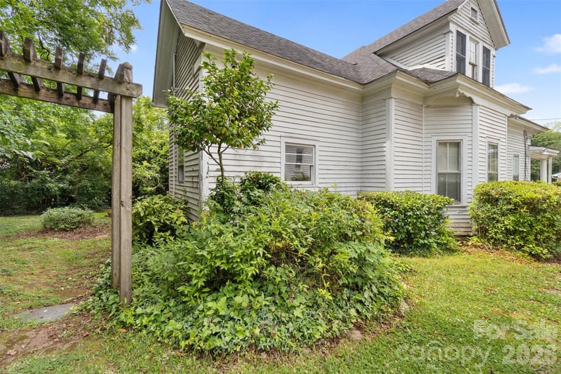 215 Rutherford St, Wadesboro, NC 28170