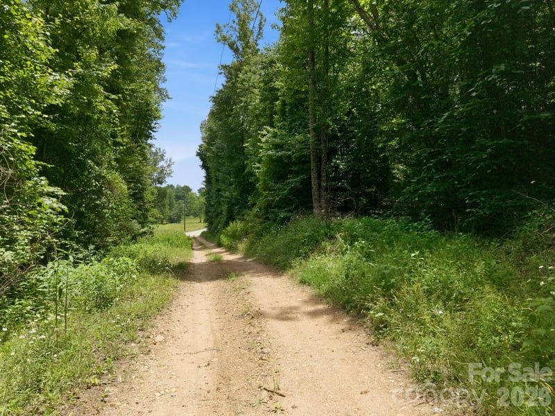 2148 White Springs Ln, Lenoir, NC 28645
