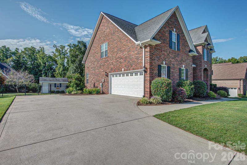 5508 Tillery Ln, Gastonia, NC 28056
