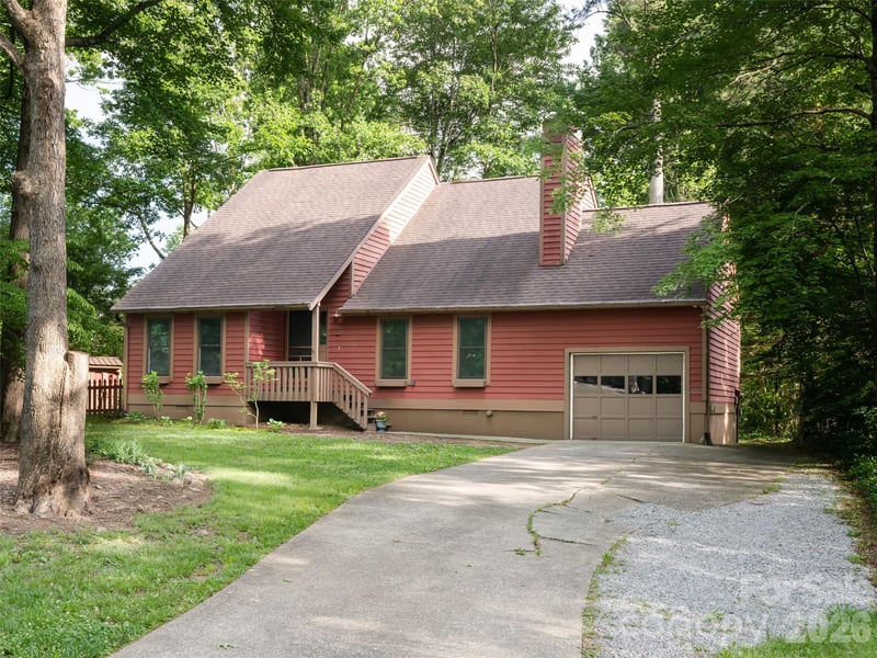 1 Oak Leaf Dr, Fletcher, NC 28732