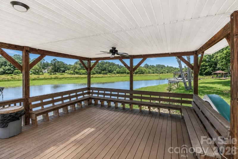 105 Lake Top Ln, Statesville, NC 28677