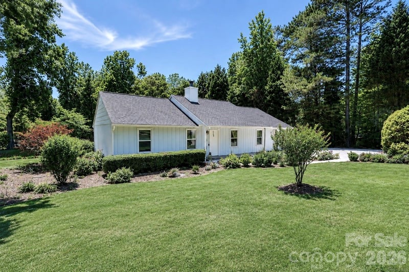 105 Lake Top Ln, Statesville, NC 28677