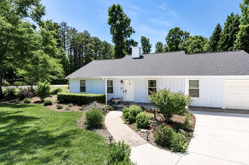 105 Lake Top Ln, Statesville, NC 28677