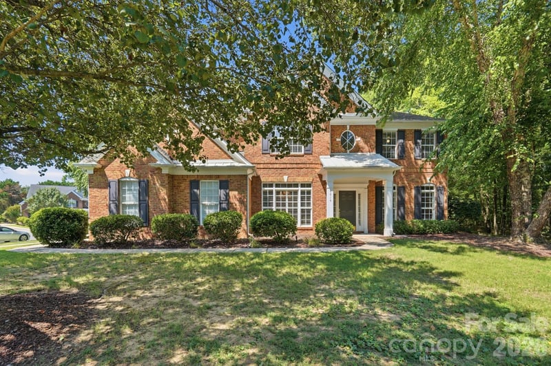 4814 King Arthur Dr, Charlotte, NC 28277