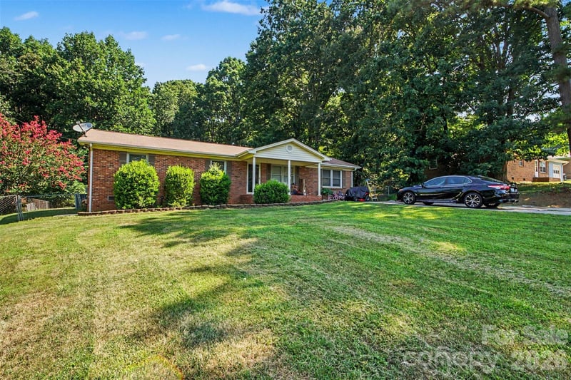 124 Riley Rd, Dallas, NC 28034
