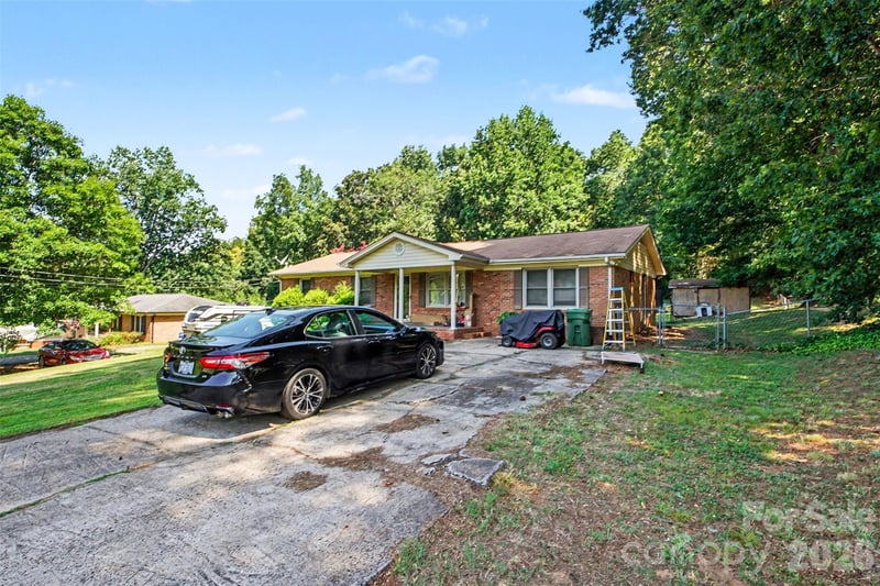 124 Riley Rd, Dallas, NC 28034