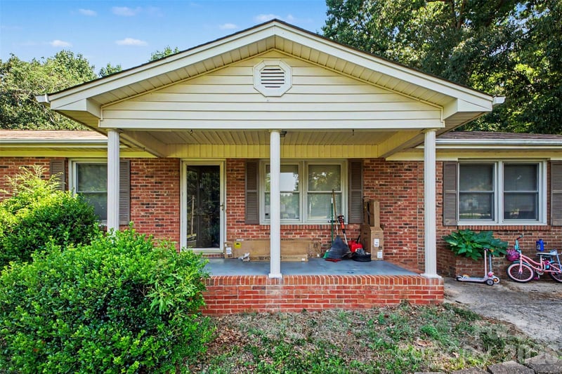 124 Riley Rd, Dallas, NC 28034