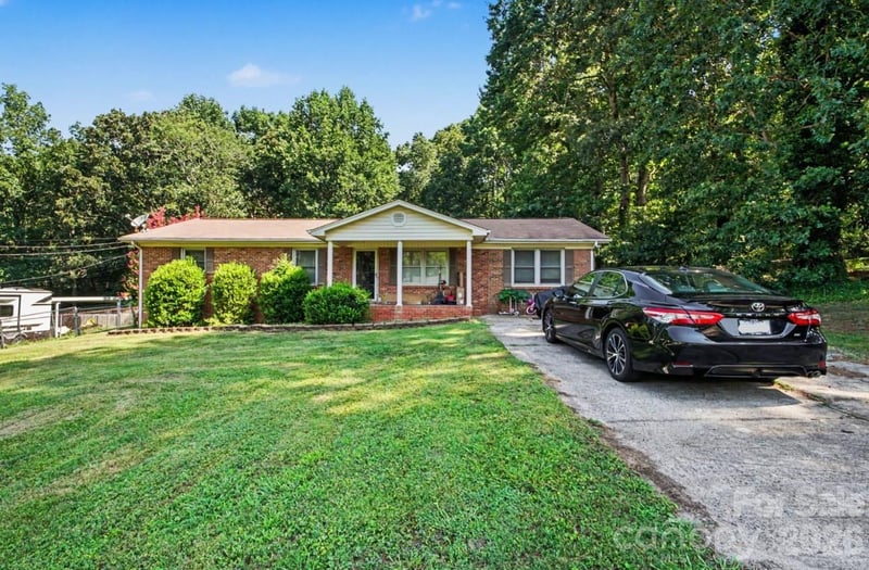 124 Riley Rd, Dallas, NC 28034