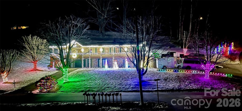 299 Mcdowell Ln, Burnsville, NC 28714