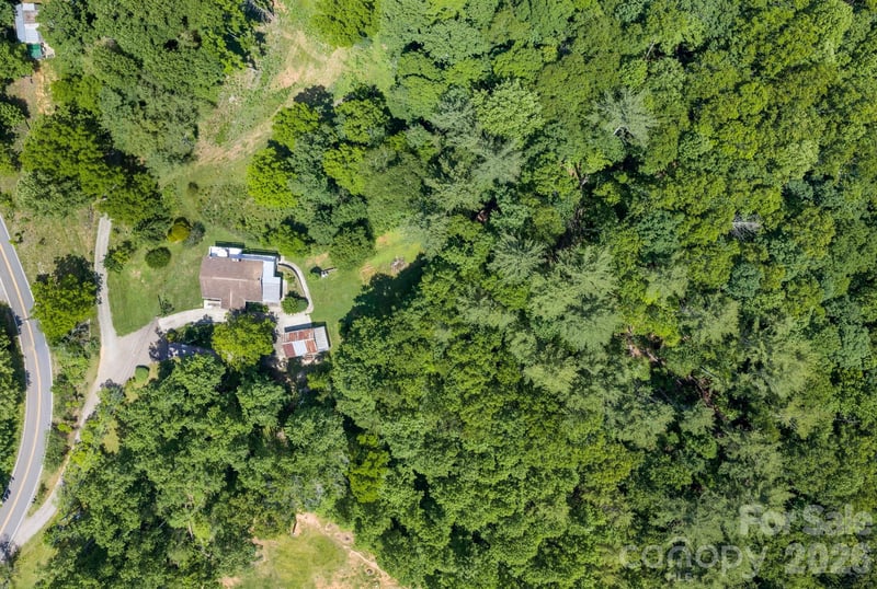 30 Reeves Dr, Burnsville, NC 28714