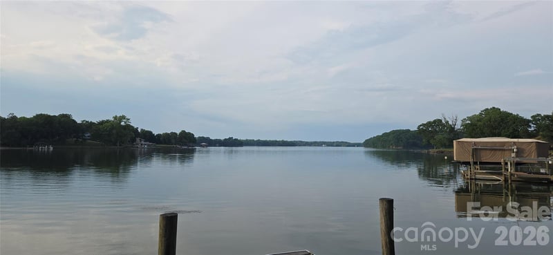 565 Bonum Rd, Lake Wylie, SC 29710