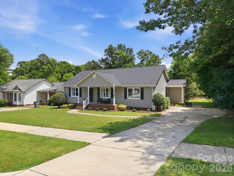 600 Gray Dr, Charlotte, NC 28213