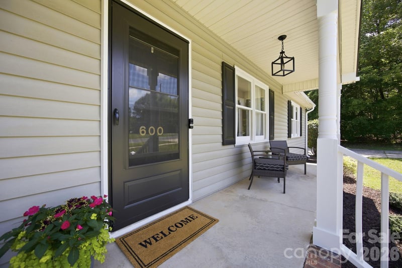 600 Gray Dr, Charlotte, NC 28213