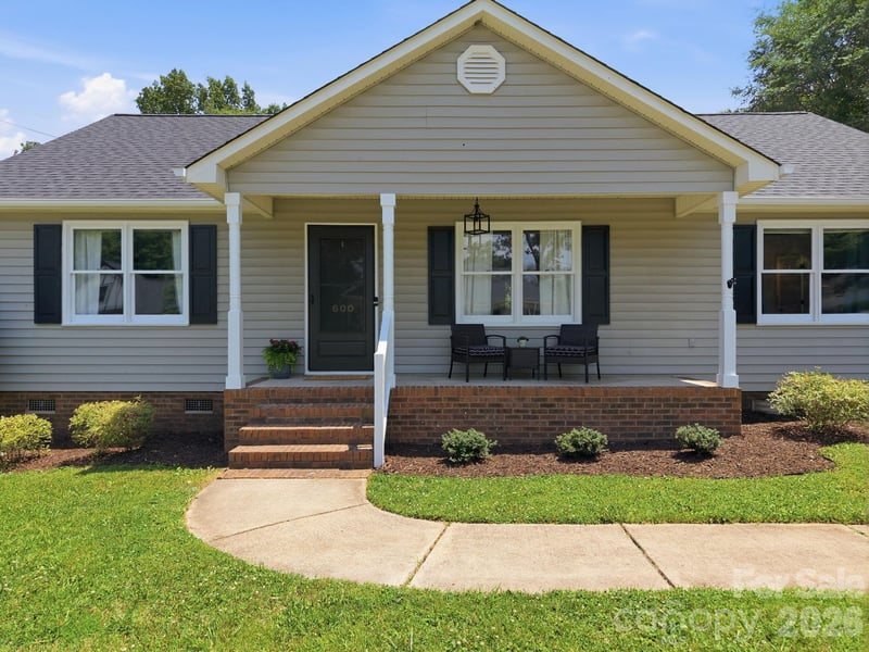 600 Gray Dr, Charlotte, NC 28213