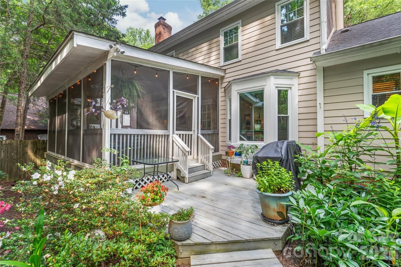7022 Rocky Falls Rd, Charlotte, NC 28211