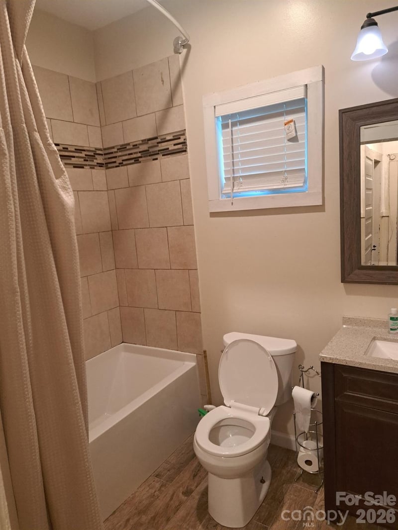 106 Liberty St, Gastonia, NC 28052