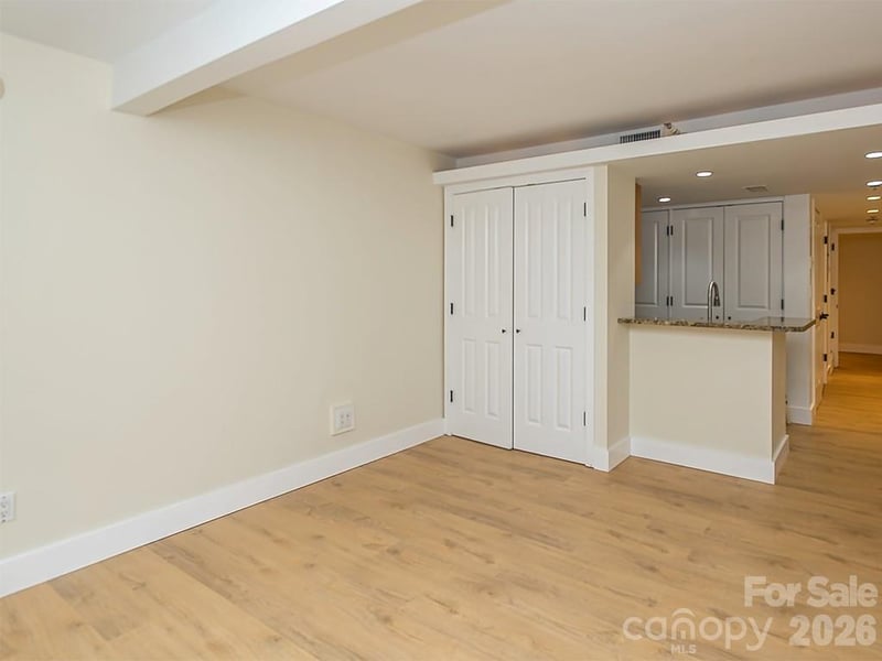 37 Hiawassee St #W103, Asheville, NC 28801