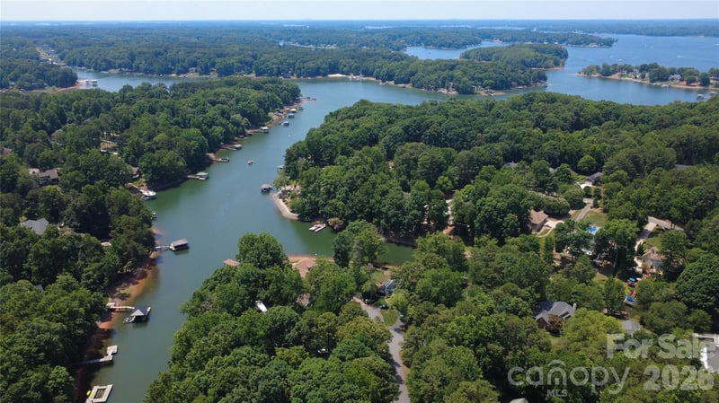 Trollingwood Ln, Mooresville, NC 28117