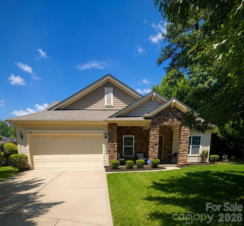 1919 Corriente Ct, Charlotte, NC 28213