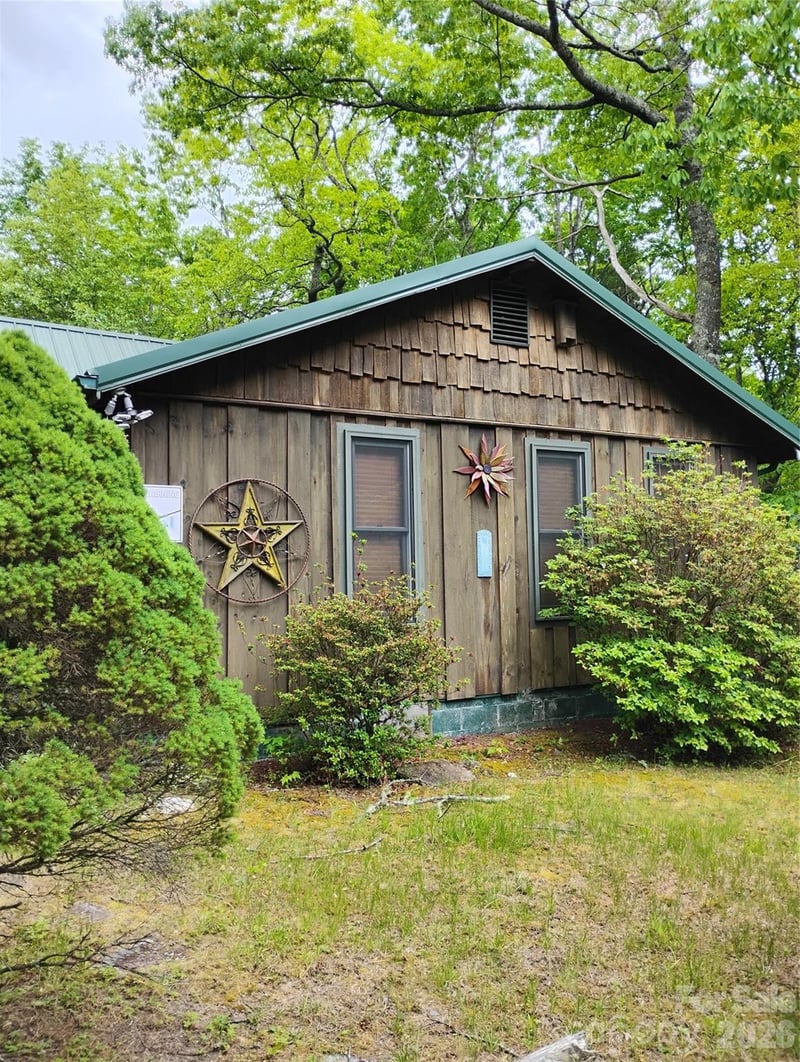 401 Shady Dr, Collettsville, NC 28611
