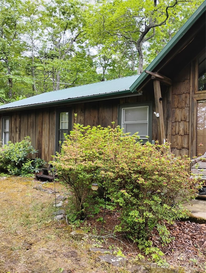 401 Shady Dr, Collettsville, NC 28611