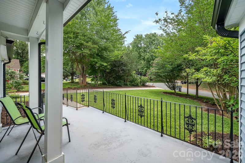 5200 Cressingham Ct, Charlotte, NC 28227